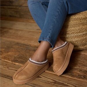 Brand New Suede Platform Clogs Mini Boots Short Ankle Slip On Faux Fur Slippers